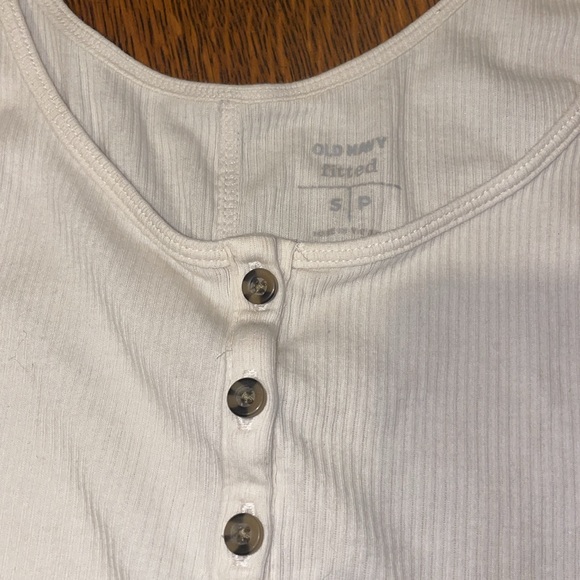 Old Navy White Fitted Sleeveless Tank Top - Picture 2 of 2